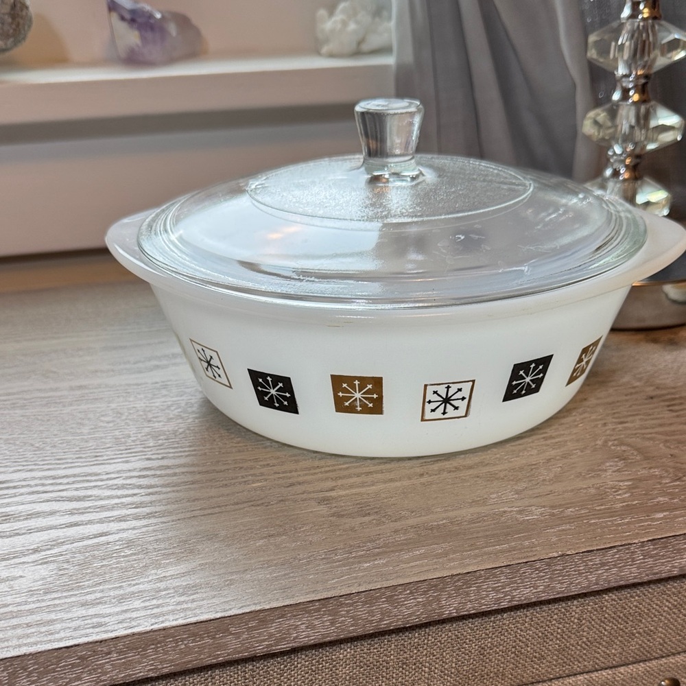 Glass Lid Casserole Dish with Star Pattern